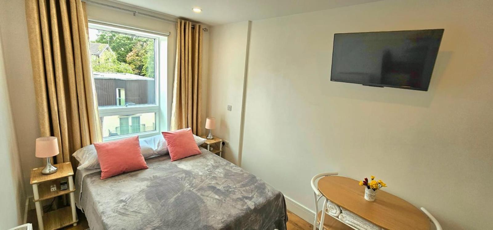 Claire Double Room London Bagian luar foto